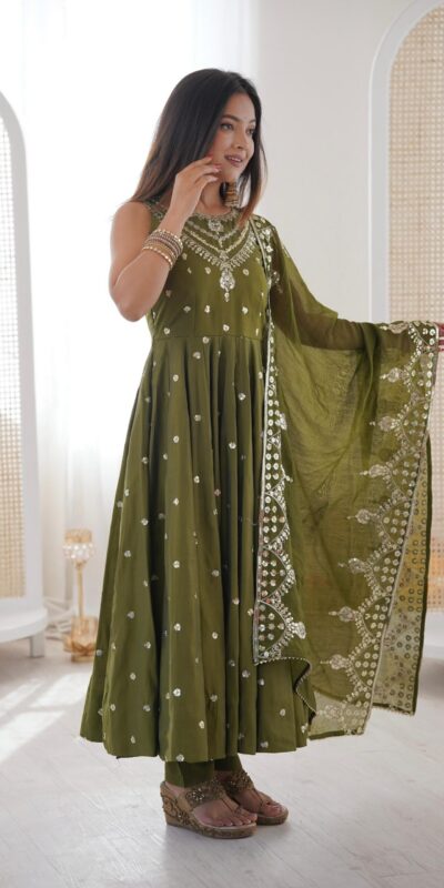 Elegant Mehendi Roman Silk Embroidery Work Gown | Gowns, Bollywood Gowns, Creative Gowns, Designer Gowns, Embroidered Gowns, Party Wear Gowns