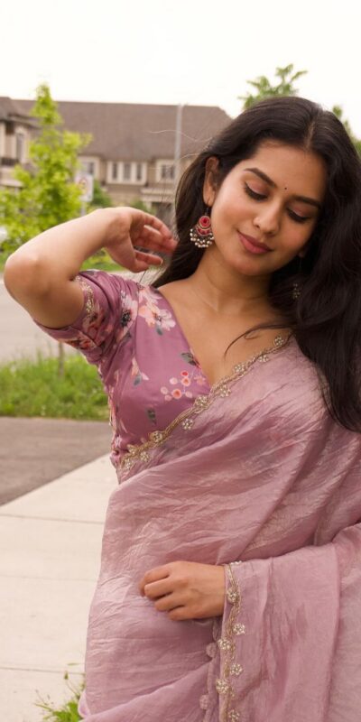 Lavender Gold Crush Lace Border Work Saree | Sarees, Bollywood Sarees, Creative Sarees, Designer Sarees, Embroidered Sarees, Ethnic Saree, Modern Digital sarees, Party Wear Sarees