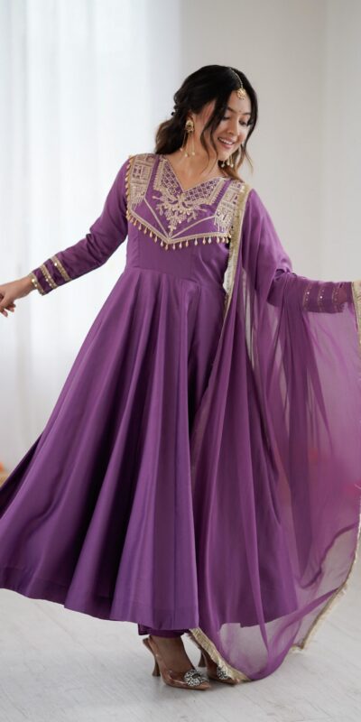 Lavender Roman Silk Lace Work Border Gown | Gowns, Bollywood Gowns, Creative Gowns, Designer Gowns, Embroidered Gowns, Party Wear Gowns