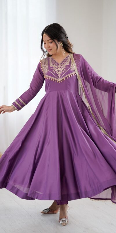 Lavender Roman Silk Lace Work Border Gown | Gowns, Bollywood Gowns, Creative Gowns, Designer Gowns, Embroidered Gowns, Party Wear Gowns