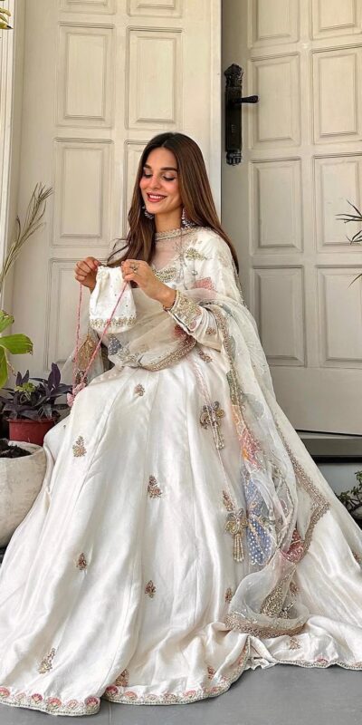 Off White Chinon Embroidery Lace Work Gown | Gowns, Bollywood Gowns, Creative Gowns, Designer Gowns, Embroidered Gowns, Party Wear Gowns
