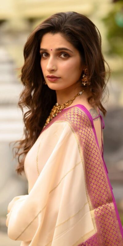 Off White Soft Lichi Silk Rich Pallu Border Saree | Sarees, Bollywood Sarees, Creative Sarees, Designer Sarees, Embroidered Sarees, Ethnic Saree, Modern Digital sarees, Party Wear Sarees