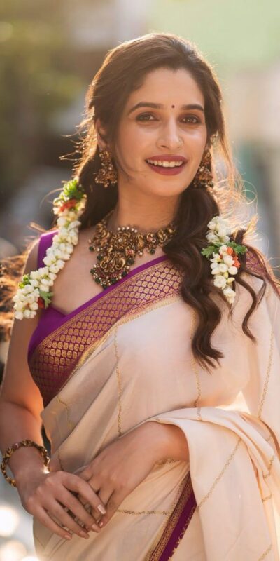 Off White Soft Lichi Silk Rich Pallu Border Saree | Sarees, Bollywood Sarees, Creative Sarees, Designer Sarees, Embroidered Sarees, Ethnic Saree, Modern Digital sarees, Party Wear Sarees