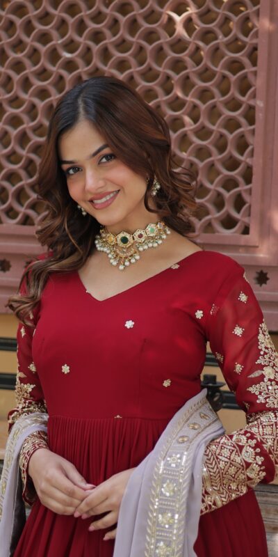 Red Faux Blooming Zari Embroidery Work Gown | Gowns, Bollywood Gowns, Creative Gowns, Designer Gowns, Embroidered Gowns, Party Wear Gowns
