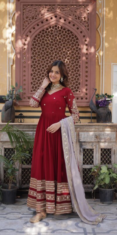Red Faux Blooming Zari Embroidery Work Gown | Gowns, Bollywood Gowns, Creative Gowns, Designer Gowns, Embroidered Gowns, Party Wear Gowns