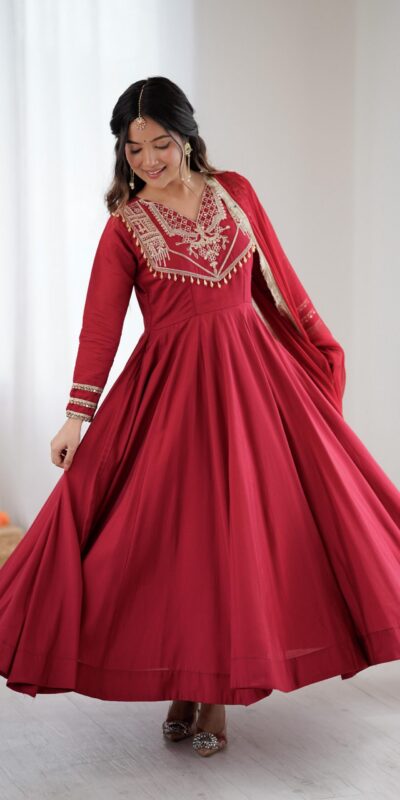 Red Roman Silk Lace Work Border Gown | Gowns, Bollywood Gowns, Creative Gowns, Designer Gowns, Embroidered Gowns, Party Wear Gowns