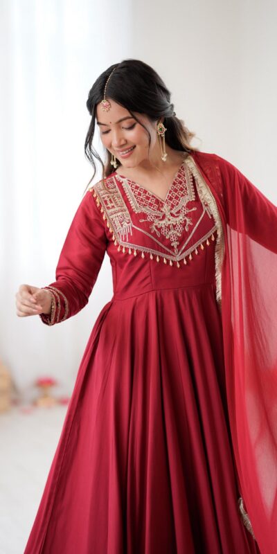 Red Roman Silk Lace Work Border Gown | Gowns, Bollywood Gowns, Creative Gowns, Designer Gowns, Embroidered Gowns, Party Wear Gowns