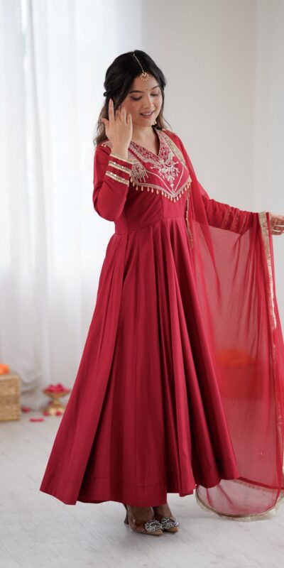 Red Roman Silk Lace Work Border Gown | Gowns, Bollywood Gowns, Creative Gowns, Designer Gowns, Embroidered Gowns, Party Wear Gowns