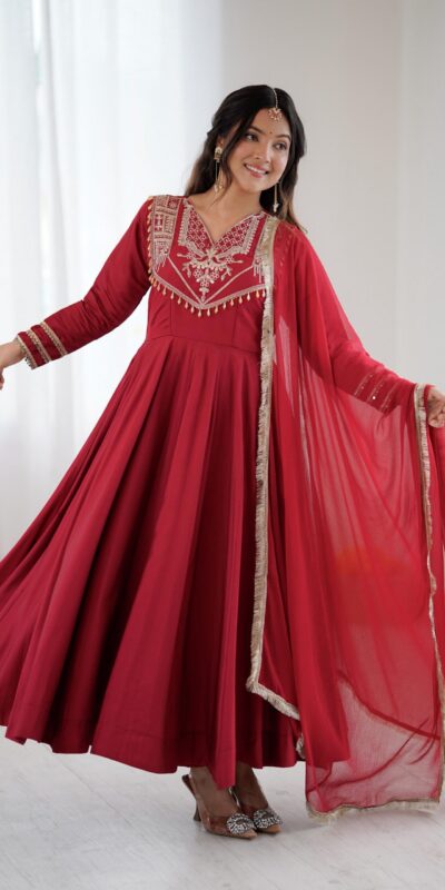 Red Roman Silk Lace Work Border Gown | Gowns, Bollywood Gowns, Creative Gowns, Designer Gowns, Embroidered Gowns, Party Wear Gowns