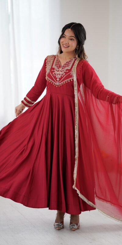 Red Roman Silk Lace Work Border Gown | Gowns, Bollywood Gowns, Creative Gowns, Designer Gowns, Embroidered Gowns, Party Wear Gowns