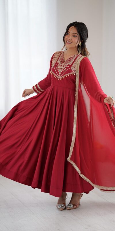 Red Roman Silk Lace Work Border Gown | Gowns, Bollywood Gowns, Creative Gowns, Designer Gowns, Embroidered Gowns, Party Wear Gowns