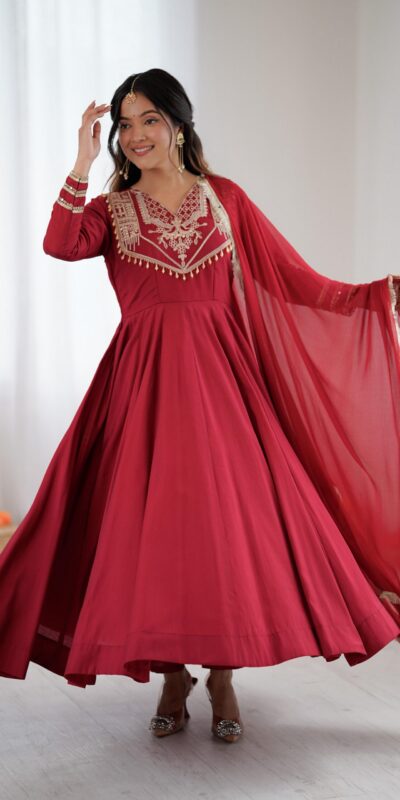 Red Roman Silk Lace Work Border Gown | Gowns, Bollywood Gowns, Creative Gowns, Designer Gowns, Embroidered Gowns, Party Wear Gowns