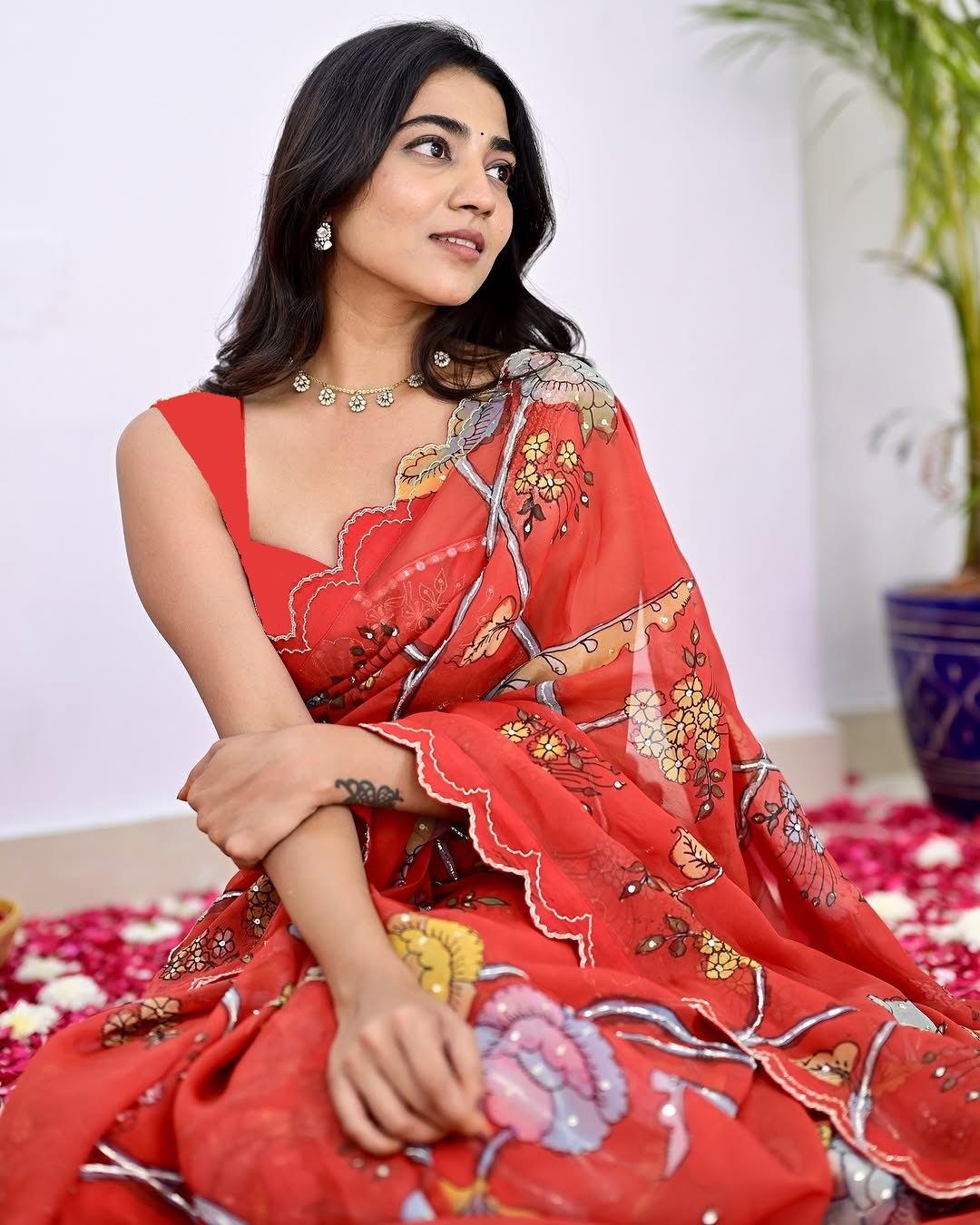 Red Vichitra Silk Digital Prints Mirror Sequence Work Saree | Sarees, Bollywood Sarees, Creative Sarees, Designer Sarees, Embroidered Sarees, Ethnic Saree, Modern Digital sarees, Party Wear Sarees