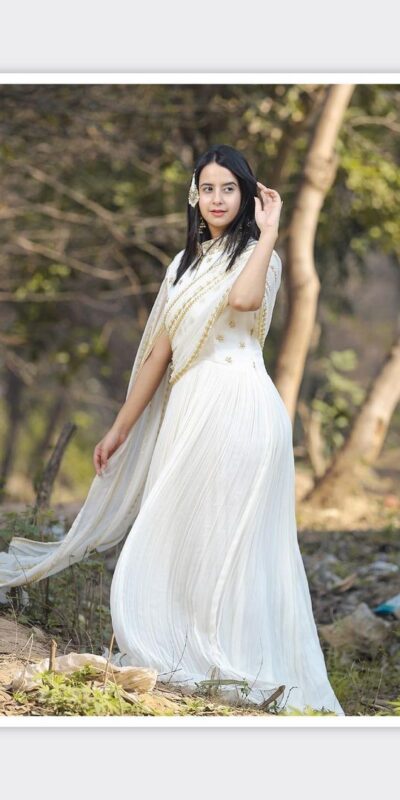 White Georgette Threadbare Sequin Work Anarkali Gown | Gowns, Bollywood Gowns, Creative Gowns, Designer Gowns, Embroidered Gowns, Party Wear Gowns, Straight Suits