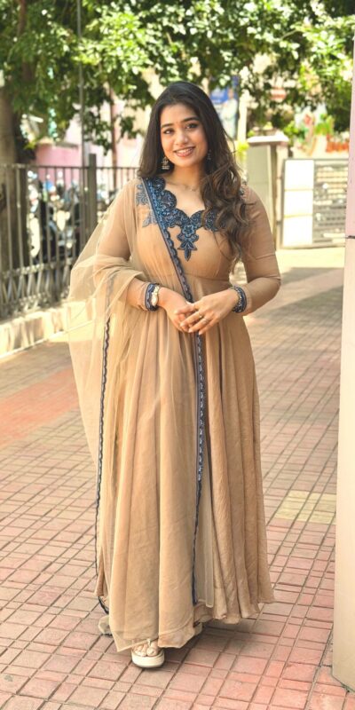Alternative view of Glowing Chiku Doremon Crush Thread Work Gown