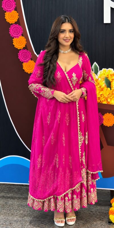 SSR 552 Pink Faux Georgette Gown with Sequins Work & Embroidery Work. Affordable Price ₹2399. Delivery 4-6 Working Days. Shop now. | Gowns, Bollywood Gowns, Creative Gowns, Designer Gowns, Embroidered Gowns, Party Wear Gowns