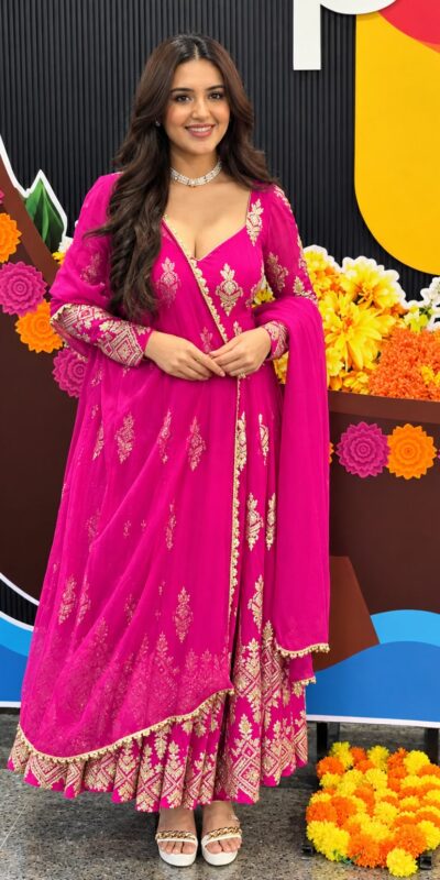 SSR 552 Pink Faux Georgette Gown with Sequins Work & Embroidery Work. Affordable Price ₹2399. Delivery 4-6 Working Days. Shop now. | Gowns, Bollywood Gowns, Creative Gowns, Designer Gowns, Embroidered Gowns, Party Wear Gowns