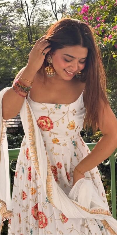MF 521 White Crushi Silk Salwar Suit Perfect for Wedding, Party, Onam, Karwa Chauth, Housewarming – . Best Price ₹2399. Delivery 4-6 Working Days. Shop now. | Anarkali Suits, Bollywood Anarkali, Creative-Anarkali, Designer Anarkali, Embroidered Anarkali, Party Wear Anarkali