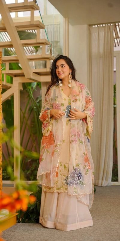 VLM 327 Off White in Color Natural Crepe Embroidery Work Salwar Suit . Affordable Price ₹2399. Delivery 4-6 Working Days. Shop now. | Jump Suits, Salwar suit, Casual Suits, Creative suits, Designer Suits, Palazzo Suits, Party Wear Suits, Patiala Suits, Straight Suits