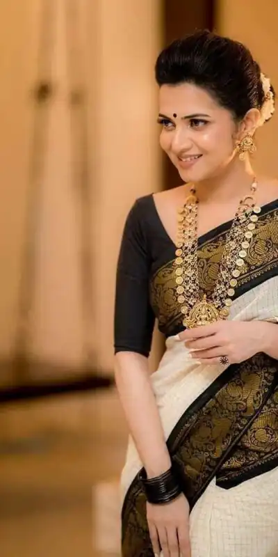 Black Soft Lichi Silk With Lace Saree | Sarees, Bollywood Sarees, Creative Sarees, Designer Sarees, Embroidered Sarees, Ethnic Saree, Modern Digital sarees, Party Wear Sarees
