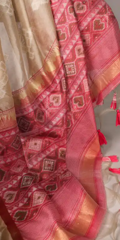 Cream Jacquard Weaving Saree | Sarees, Bollywood Sarees, Creative Sarees, Designer Sarees, Embroidered Sarees, Ethnic Saree, Modern Digital sarees, Party Wear Sarees