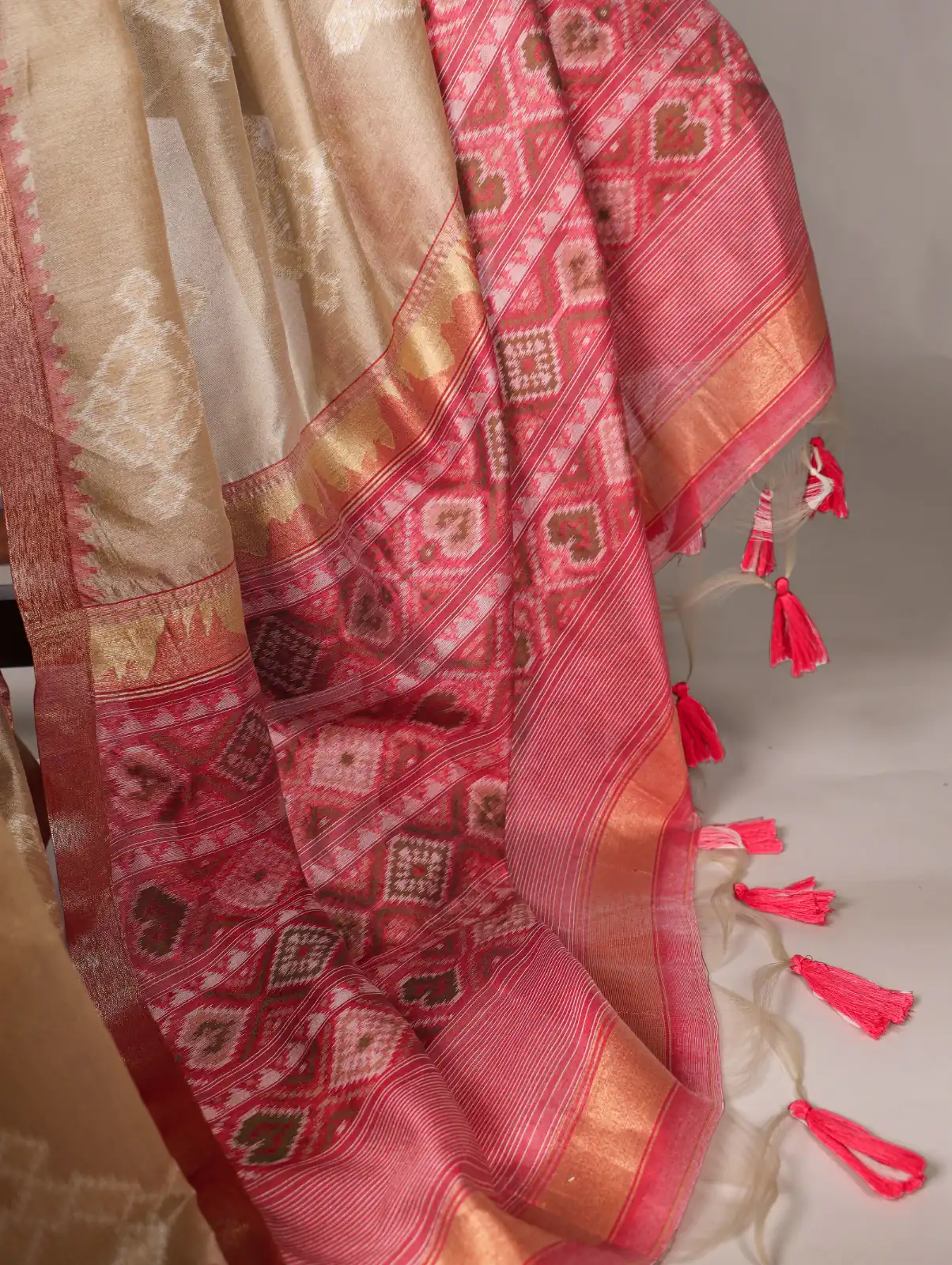 Cream Jacquard Weaving Saree | Sarees, Bollywood Sarees, Creative Sarees, Designer Sarees, Embroidered Sarees, Ethnic Saree, Modern Digital sarees, Party Wear Sarees