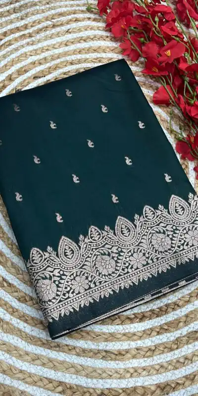 Green Banarasi Silk Zari Weaving Pallu Saree | Sarees, Bollywood Sarees, Creative Sarees, Designer Sarees, Embroidered Sarees, Ethnic Saree, Modern Digital sarees, Party Wear Sarees