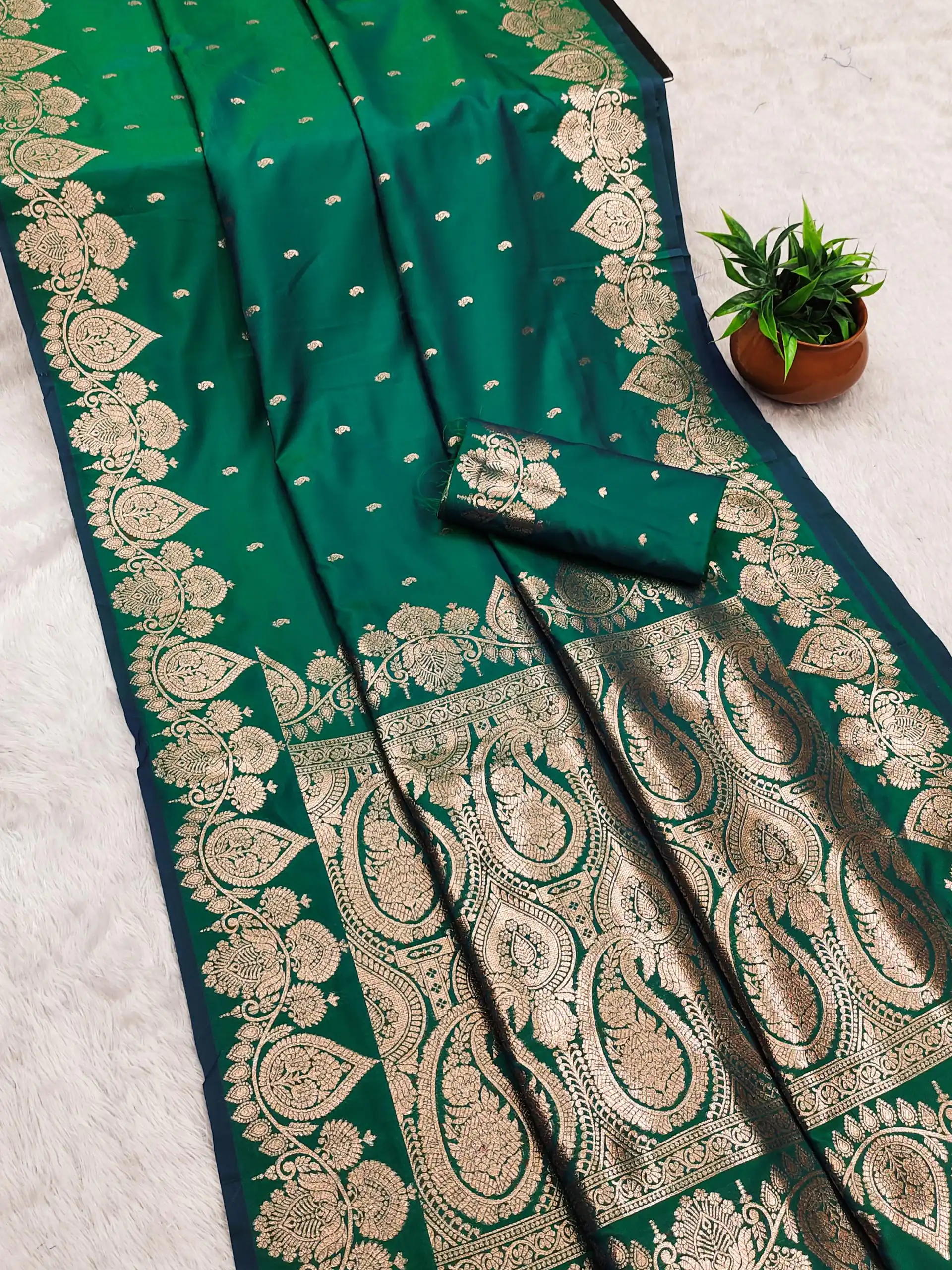 Green Banarasi Silk Zari Work Saree | Sarees, Bollywood Sarees, Creative Sarees, Designer Sarees, Embroidered Sarees, Ethnic Saree, Modern Digital sarees, Party Wear Sarees