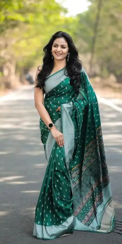 Green Lichi Silk Border Lace Work Saree | Sarees, Bollywood Sarees, Creative Sarees, Designer Sarees, Embroidered Sarees, Ethnic Saree, Modern Digital sarees, Party Wear Sarees