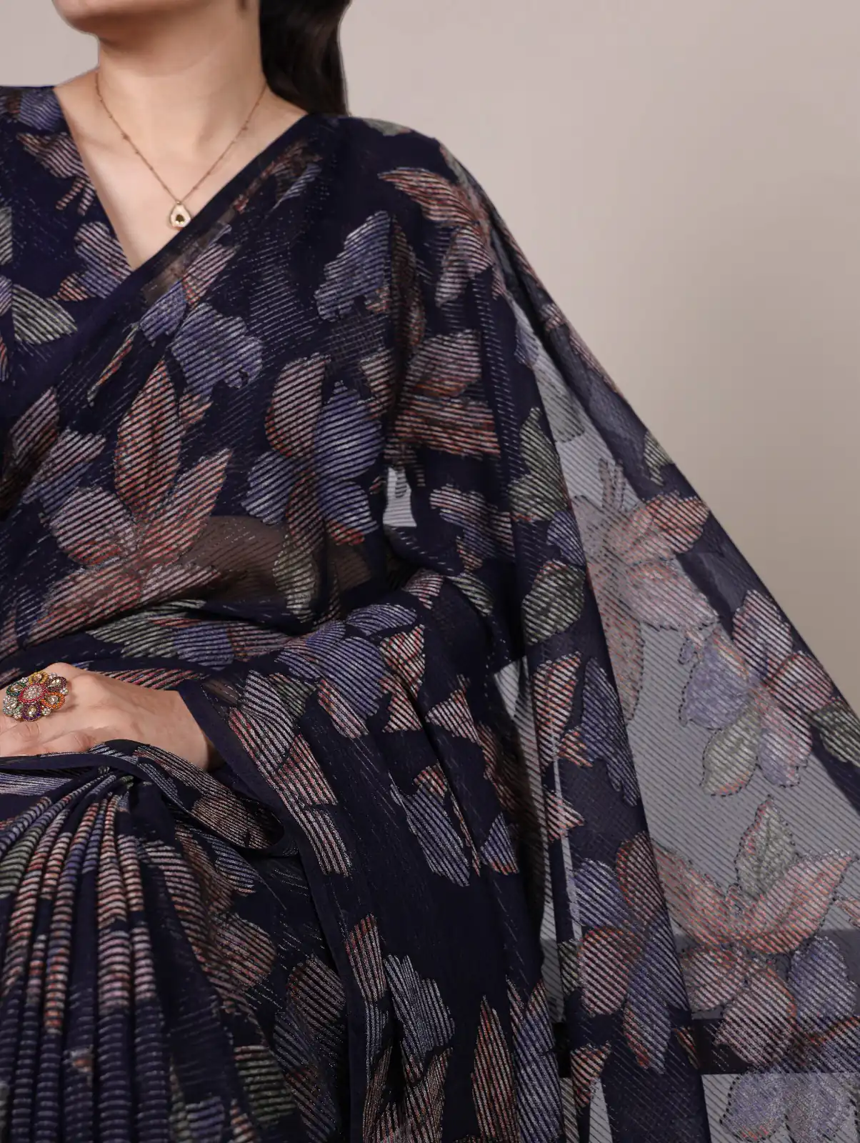 Green Lurex Floral Viscose Saree | Sarees, Bollywood Sarees, Creative Sarees, Designer Sarees, Embroidered Sarees, Ethnic Saree, Modern Digital sarees, Party Wear Sarees