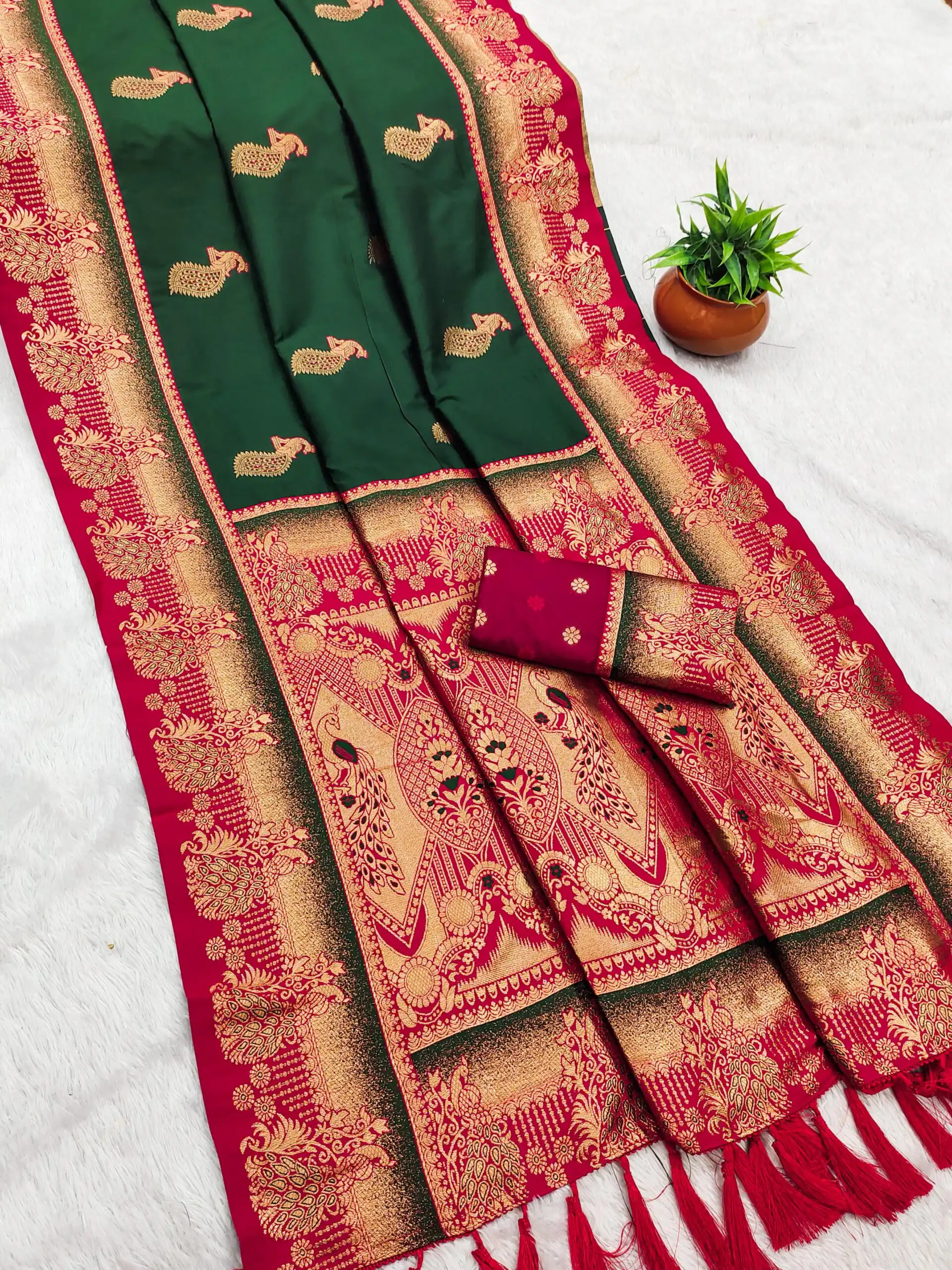 Green Paithani Silk Zari Lace Work Saree | Sarees, Bollywood Sarees, Creative Sarees, Designer Sarees, Embroidered Sarees, Ethnic Saree, Modern Digital sarees, Party Wear Sarees