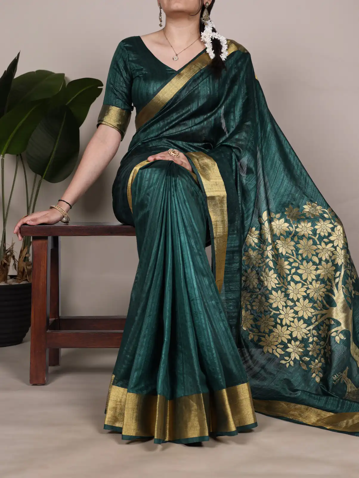 Green Raw Silk Zari Weaving Saree | Sarees, Bollywood Sarees, Creative Sarees, Designer Sarees, Embroidered Sarees, Ethnic Saree, Modern Digital sarees, Party Wear Sarees