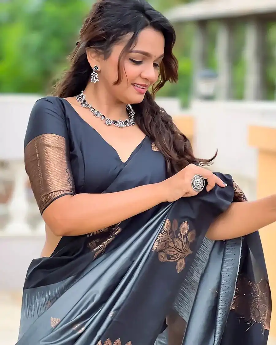 Grey Lichi Silk Jacquard Saree | Sarees, Bollywood Sarees, Creative Sarees, Designer Sarees, Embroidered Sarees, Ethnic Saree, Modern Digital sarees, Party Wear Sarees