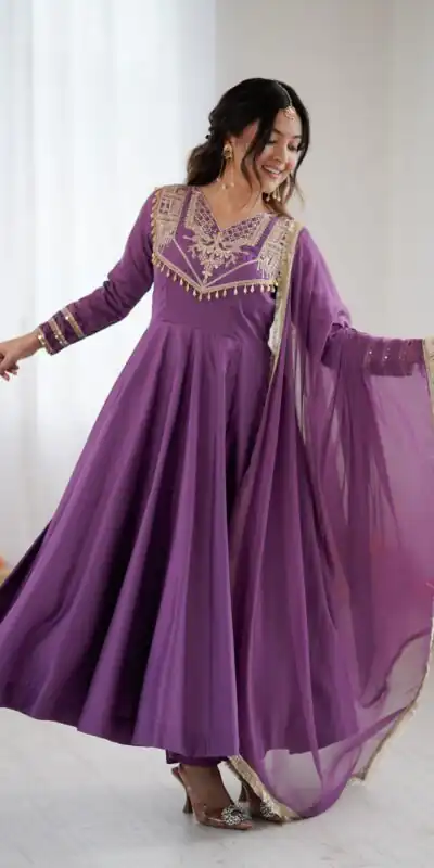 Lavender Roman Silk Lace Work Border Gown | Gowns, Bollywood Gowns, Creative Gowns, Designer Gowns, Embroidered Gowns, Party Wear Gowns