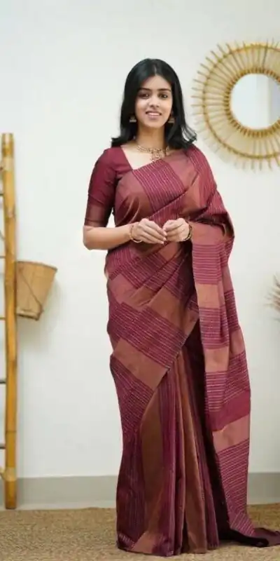 Maroon Soft Lichi Silk Rich Pallu Work Border Saree | Sarees, Bollywood Sarees, Creative Sarees, Designer Sarees, Embroidered Sarees, Ethnic Saree, Modern Digital sarees, Party Wear Sarees