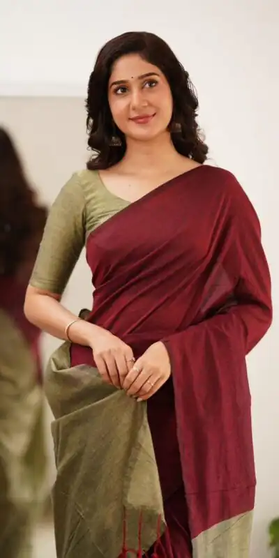 Maroon Soft Lilian Slab Rich Pallu Saree | Sarees, Bollywood Sarees, Creative Sarees, Designer Sarees, Embroidered Sarees, Ethnic Saree, Modern Digital sarees, Party Wear Sarees