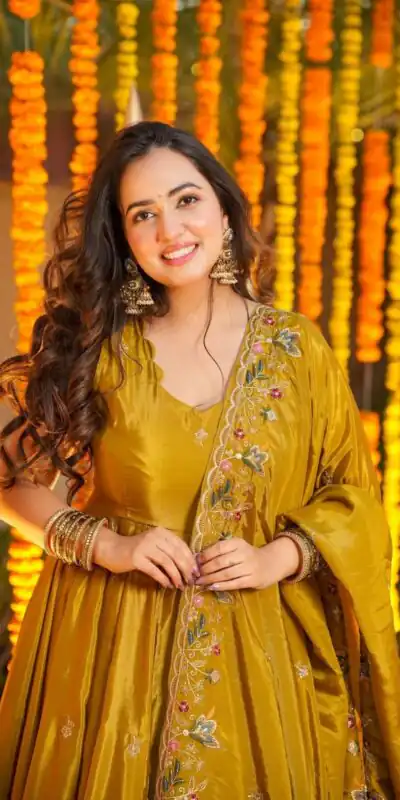 Mastered Natural Crap Silk Embroidery Work Anarkali Suit | Anarkali Suits, Bollywood Anarkali, Creative-Anarkali, Designer Anarkali, Embroidered Anarkali, Party Wear Anarkali