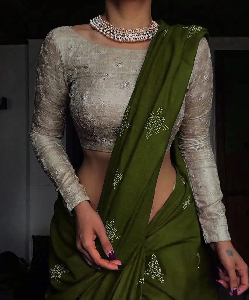 Mehendi Natural Silk With Thread Embroidery Saree | Sarees, Bollywood Sarees, Creative Sarees, Designer Sarees, Embroidered Sarees, Ethnic Saree, Modern Digital sarees, Party Wear Sarees