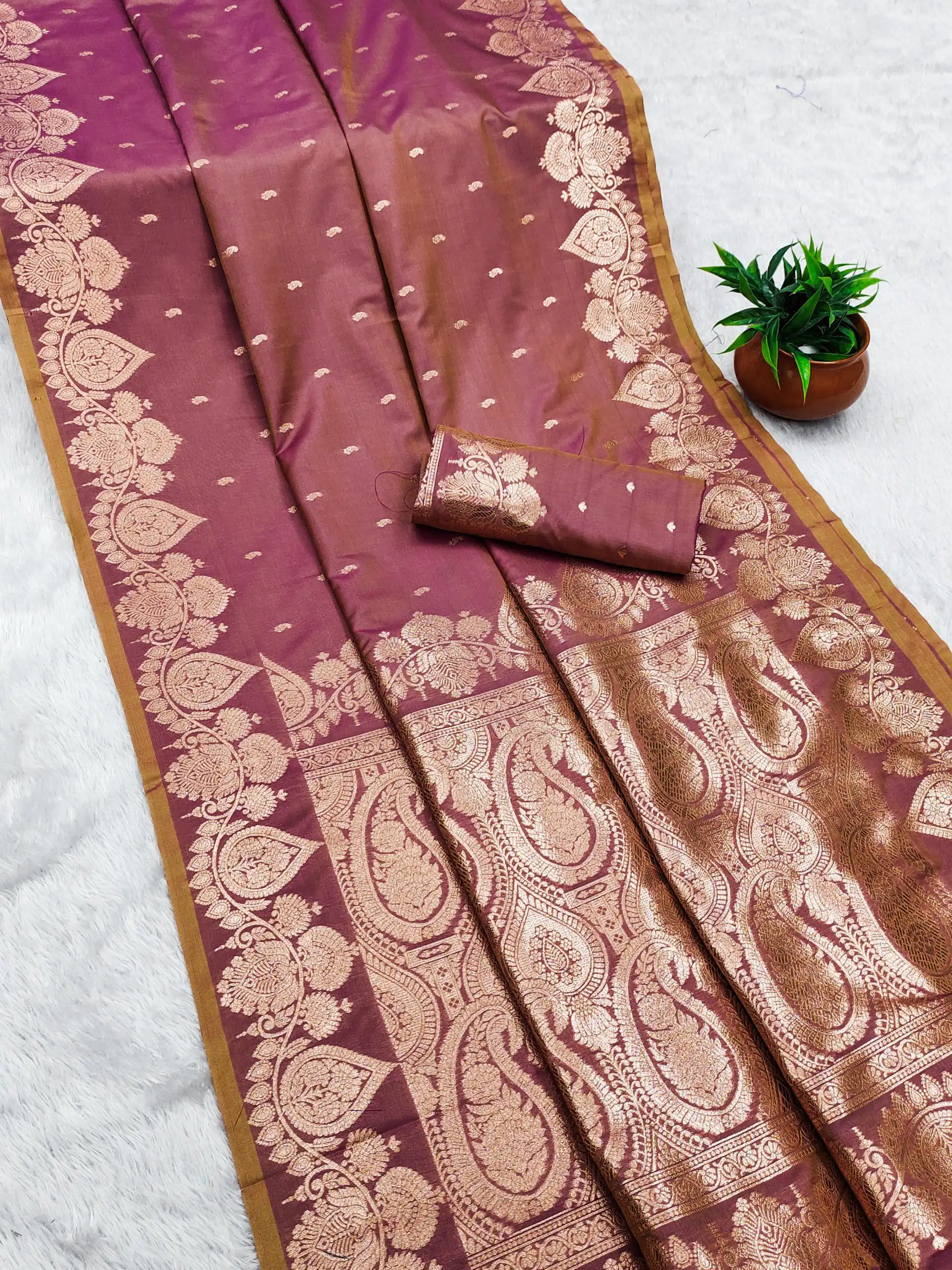 Onion Banarasi Silk Zari Work Saree | Sarees, Bollywood Sarees, Creative Sarees, Designer Sarees, Embroidered Sarees, Ethnic Saree, Modern Digital sarees, Party Wear Sarees