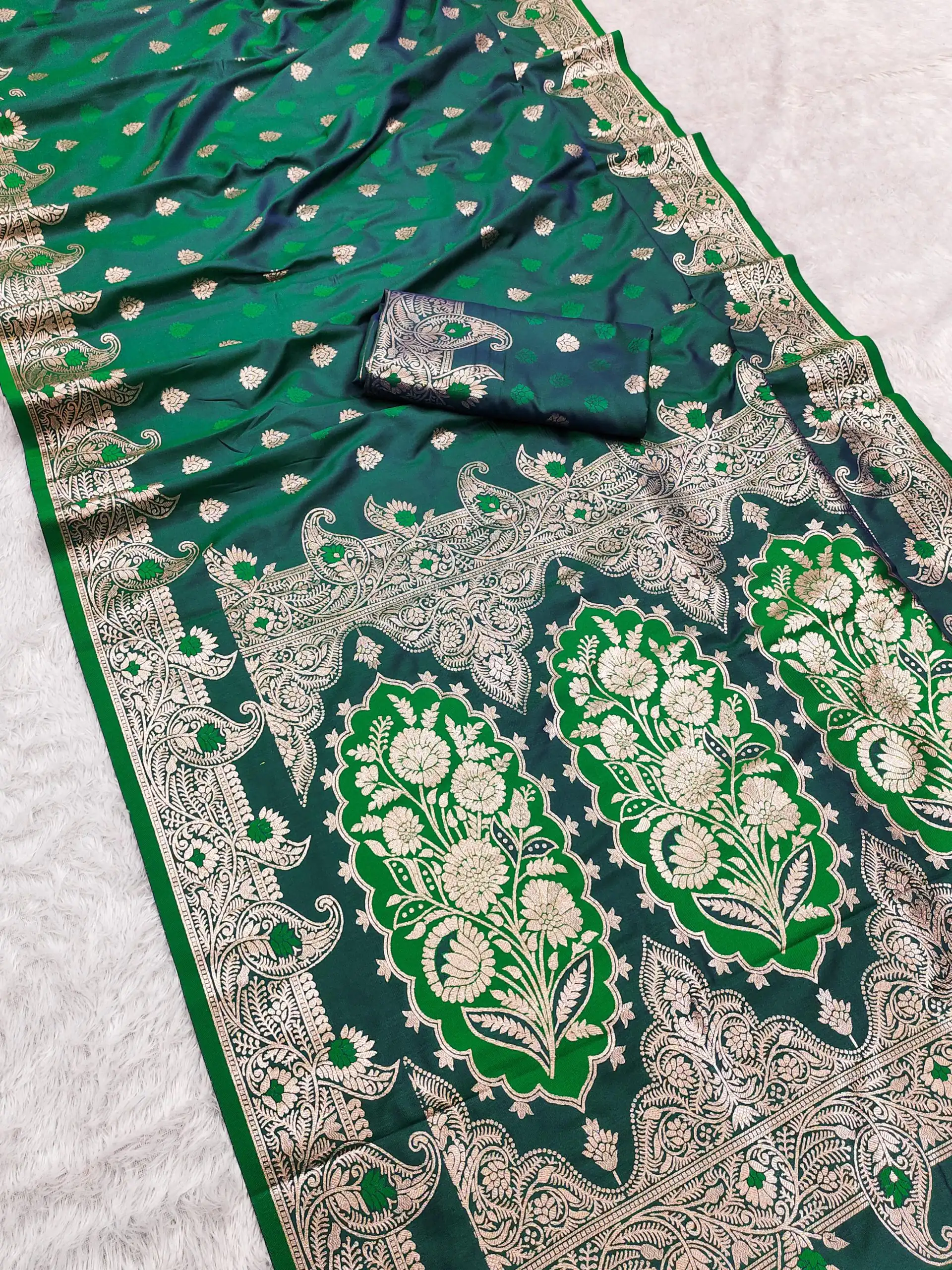 Parrot Green Banarasi Lace Zari Work Saree | Sarees, Bollywood Sarees, Creative Sarees, Designer Sarees, Embroidered Sarees, Ethnic Saree, Modern Digital sarees, Party Wear Sarees