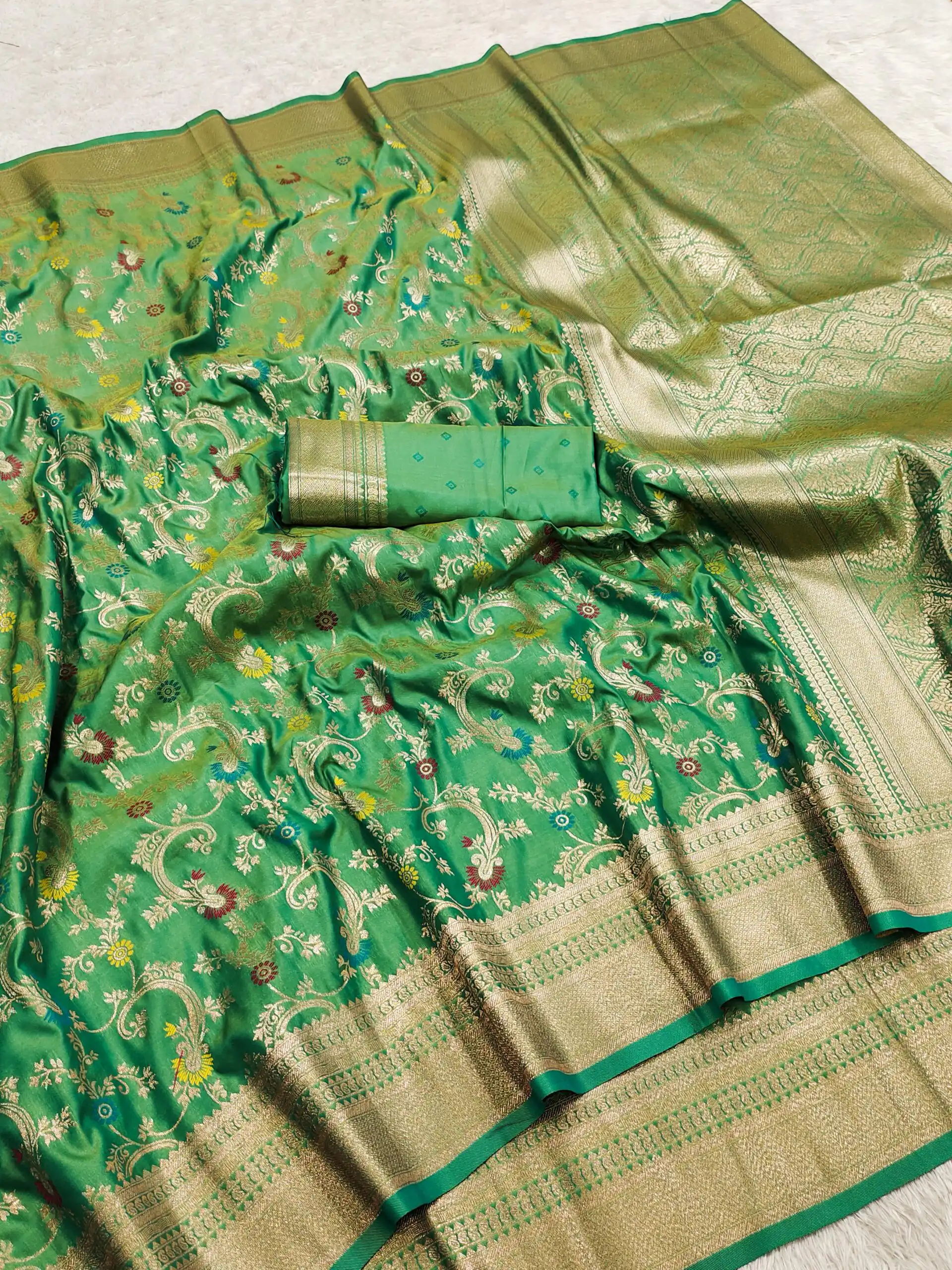 Parrot Green Banarasi Silk With Zari Lace Work Saree | Sarees, Bollywood Sarees, Creative Sarees, Designer Sarees, Embroidered Sarees, Ethnic Saree, Modern Digital sarees, Party Wear Sarees