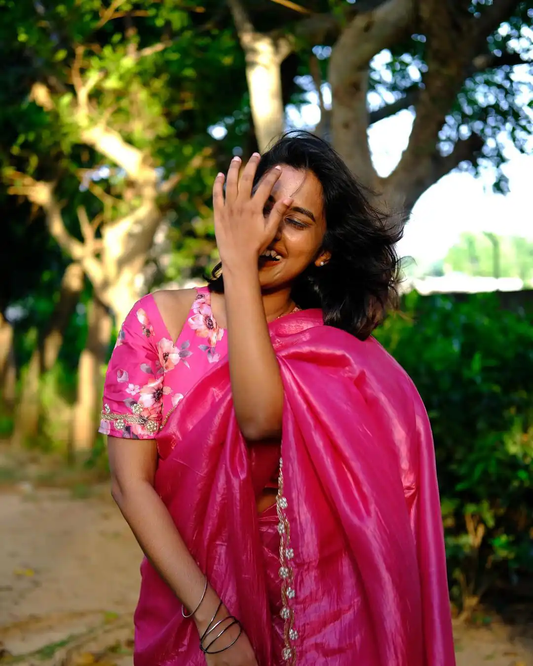 Pink Gold Crush Lace Border Work Saree | Sarees, Bollywood Sarees, Creative Sarees, Designer Sarees, Embroidered Sarees, Ethnic Saree, Modern Digital sarees, Party Wear Sarees