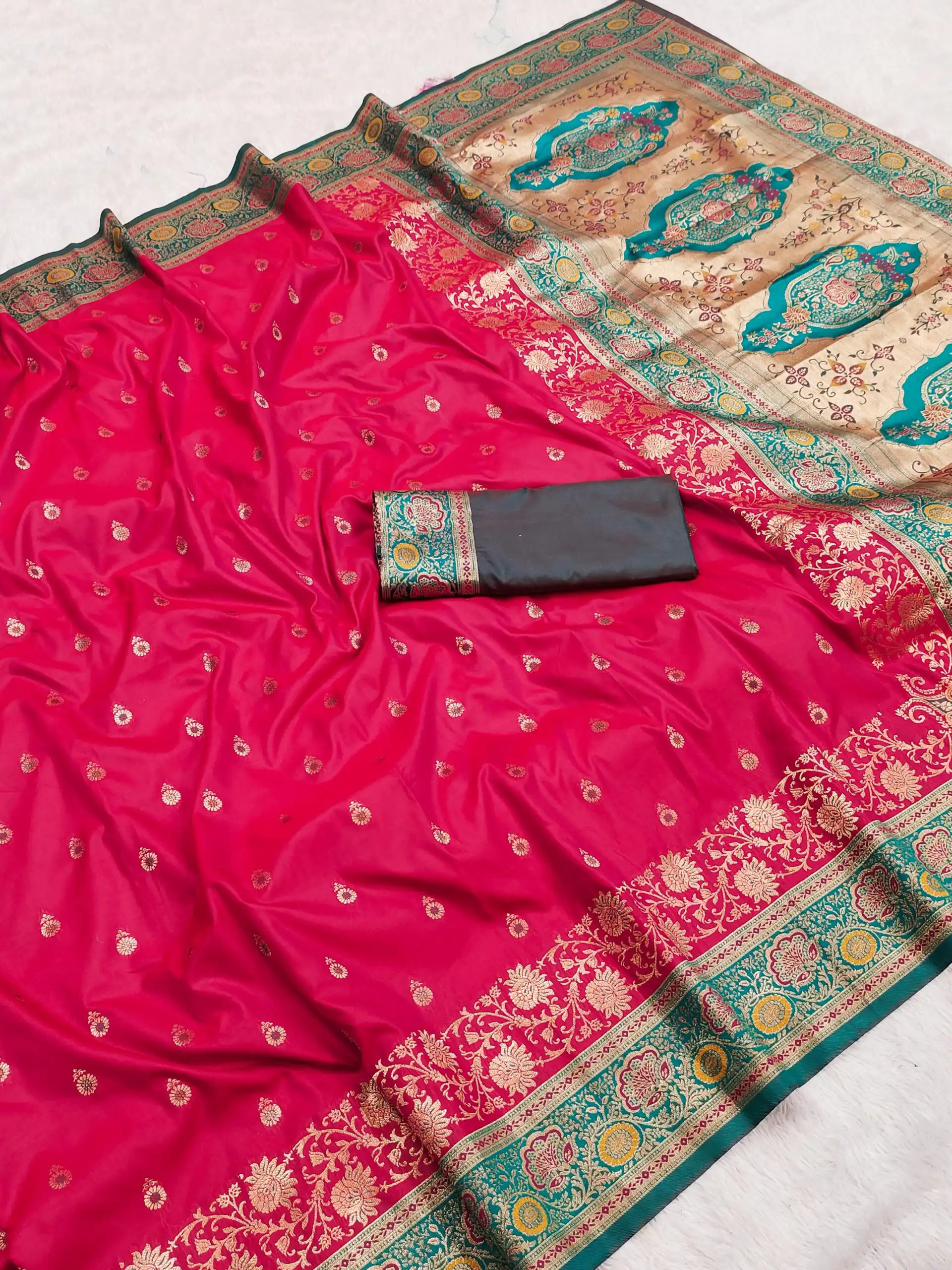 Red Banarasi Silk Gold Zari Border Saree | Sarees, Bollywood Sarees, Creative Sarees, Designer Sarees, Embroidered Sarees, Ethnic Saree, Modern Digital sarees, Party Wear Sarees