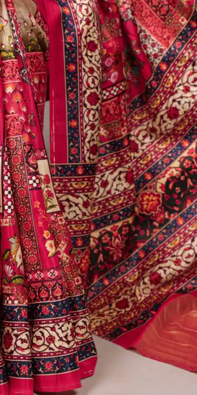 Red Gaji Silk Patola Print Lagadi Patta Saree | Sarees, Bollywood Sarees, Creative Sarees, Designer Sarees, Embroidered Sarees, Ethnic Saree, Modern Digital sarees, Party Wear Sarees
