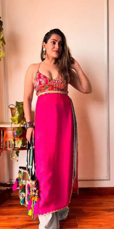 Red Georgette Embroidery Work Kurti | Kurti, Bollywood Kurti, Creative Kurtis, Designer Kurti, Party Wear Kurti, Selfie Kurti