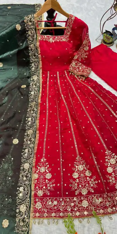 Red JC Silk Embroidery Lace Work Gown | Gowns, Bollywood Gowns, Creative Gowns, Designer Gowns, Embroidered Gowns, Party Wear Gowns