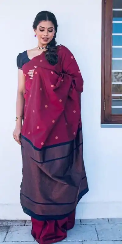 Red Lichi Silk Jacquard Saree | Sarees, Bollywood Sarees, Creative Sarees, Designer Sarees, Embroidered Sarees, Ethnic Saree, Modern Digital sarees, Party Wear Sarees