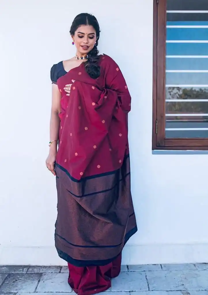 Red Lichi Silk Jacquard Saree | Sarees, Bollywood Sarees, Creative Sarees, Designer Sarees, Embroidered Sarees, Ethnic Saree, Modern Digital sarees, Party Wear Sarees