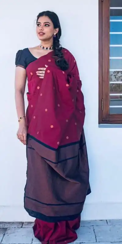 Red Lichi Silk Jacquard Saree | Sarees, Bollywood Sarees, Creative Sarees, Designer Sarees, Embroidered Sarees, Ethnic Saree, Modern Digital sarees, Party Wear Sarees