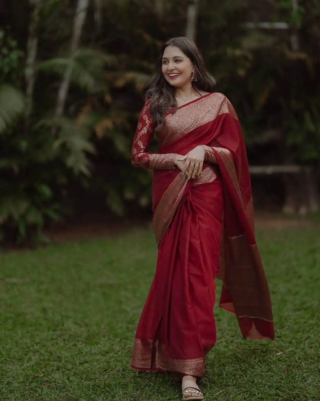 Red Soft Lichi Silk Border Lace Work Saree | Sarees, Bollywood Sarees, Creative Sarees, Designer Sarees, Embroidered Sarees, Ethnic Saree, Modern Digital sarees, Party Wear Sarees